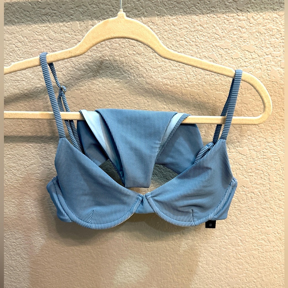 Camilla Bikini Top in Light Blue 
BEACH RIOT